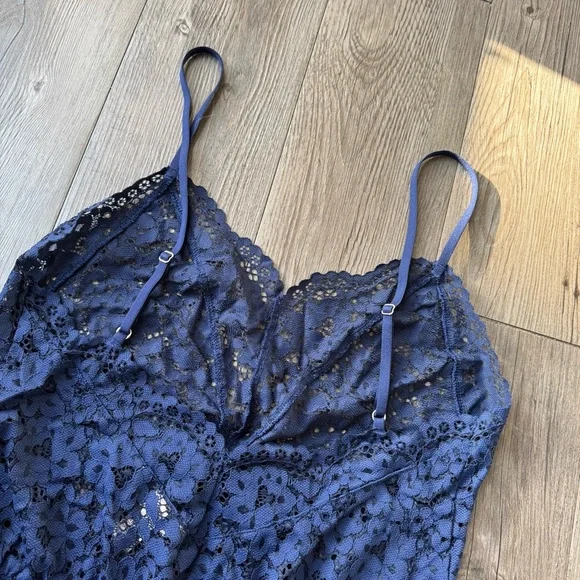 Victoria’s Secret Lace Romper in Deep Navy (Size M) 💙 - Picture 3 of 5